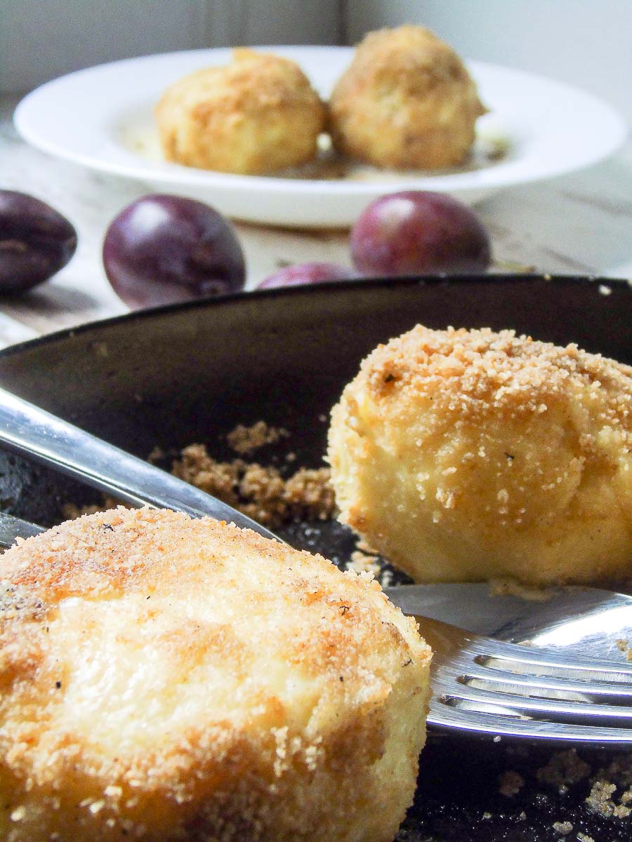 Zwetschgenknödel wie von Omma (inklusive vegane Variante) - Minime.life